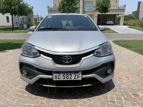 Toyota Etios Sedan XLS Aut usado (2018) color Plata precio $20.000.000