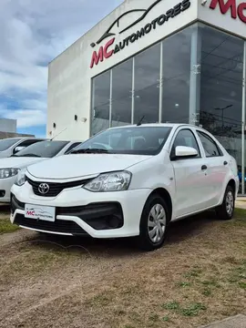 Toyota Etios Sedan X usado (2022) color Blanco precio $19.000.000