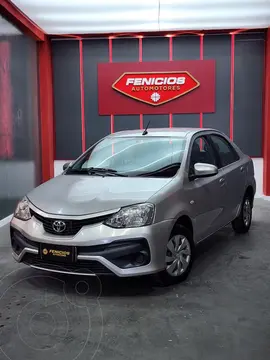 Toyota Etios Sedan XS 2016/17 usado (2017) color Blanco precio $17.000.000