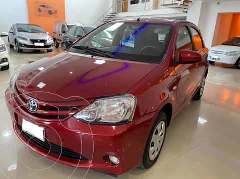 foto Toyota Etios Sedán XS usado (2014) color Rojo precio $949.000