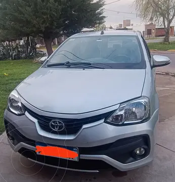 Toyota Etios Sedan XLS 2016/17 usado (2017) color Gris Plata  precio $17.000.000