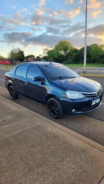 Toyota Etios Sedan XLS 2016/17 usado (2016) color Azul precio u$s13.300