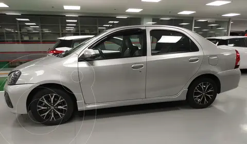 Toyota Etios Sedan XLS usado (2020) color Plata precio $15.000.000