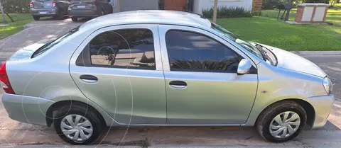 Toyota Etios Sedan X usado (2022) color Plata precio $20.000.000