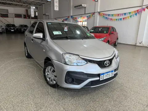 Toyota Etios Sedan X usado (2019) color Gris precio $18.700.000