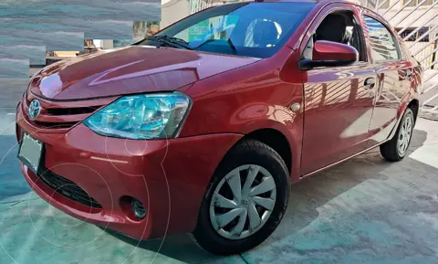 Toyota Etios 1.5L usado (2017) color Rojo Mica precio $9,100