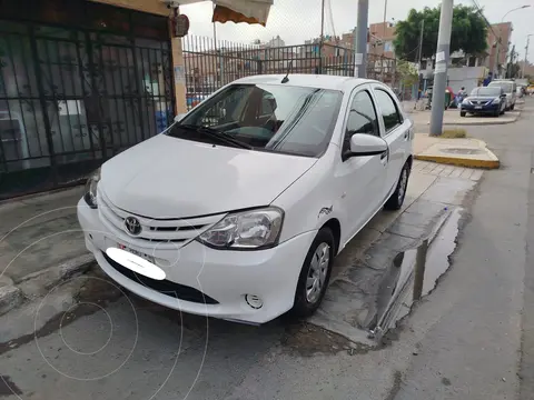 Toyota Etios 1.5L usado (2017) color Blanco precio u$s7,500