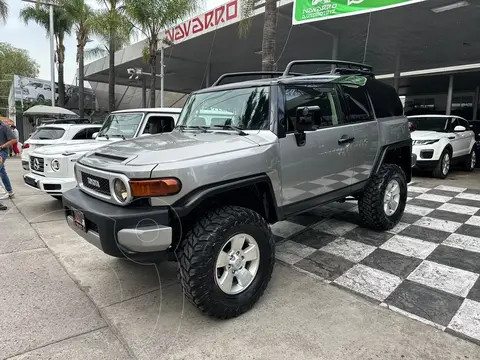 Toyota FJ Cruiser Premium usado (2008) color Gris Platino precio $379,000