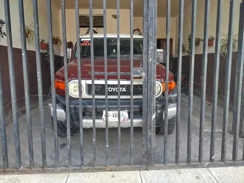 Toyota FJ Cruiser Premium usado (2010) color Marron precio $280,000