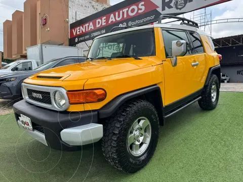 Toyota FJ Cruiser Core usado (2008) color Amarillo precio $399,999