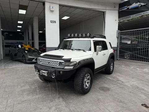 Toyota FJ Cruiser Premium usado (2014) color Blanco precio $689,900