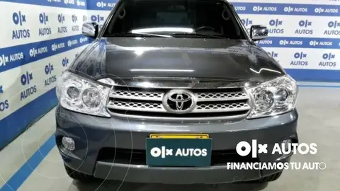 Toyota Fortuner 2.7L Street mid 4x2 usado (2011) color Plata Metalico financiado en cuotas(cuota inicial $10.000.000 cuotas desde $1.700.000)