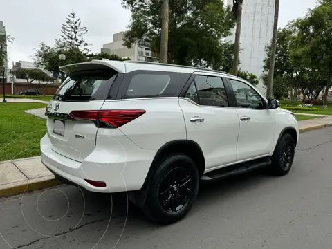 Toyota Fortuner 2.8L Adventure 4x4 Aut usado (2018) color Blanco Perla precio u$s36,000