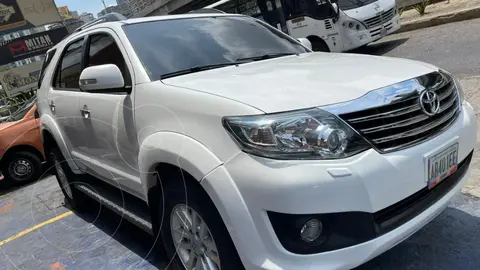 Toyota Fortuner 4.0L Aut 4x4 usado (2012) color Blanco precio u$s37.000