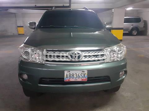 Toyota Fortuner 4.0L Aut 4x4 usado (2010) color Gris precio BoF16.500