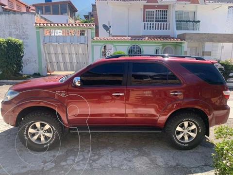 foto Toyota Fortuner 4x4 usado (2008) color Rojo precio Bs.9.999