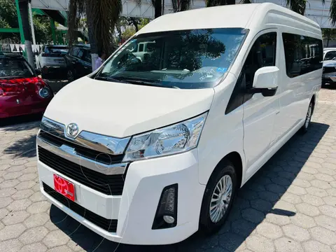 Toyota Hiace 3.5L 12 Pasajeros usado (2021) color Blanco financiado en mensualidades(enganche $206,938 mensualidades desde $18,381)