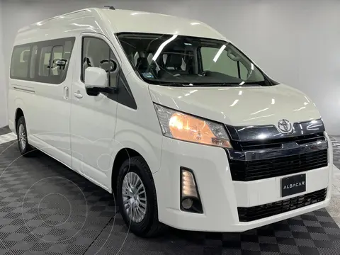 Toyota Hiace 12 Pasajeros usado (2023) color Blanco precio $672,999