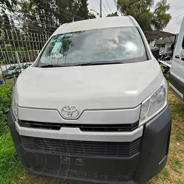 Toyota Hiace Panel Superlarga usado (2023) color Blanco precio $549,000