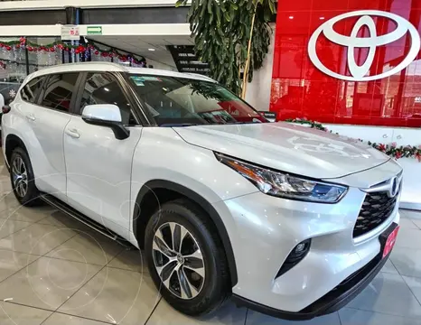 Toyota Highlander HEV XLE usado (2023) color Blanco financiado en mensualidades(enganche $312,664 mensualidades desde $13,432)