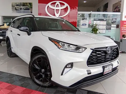 Toyota Highlander HEV Nightshade usado (2025) color Blanco financiado en mensualidades(enganche $380,380 mensualidades desde $16,341)