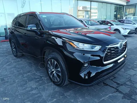 Toyota Highlander XLE usado (2020) color Negro precio $588,000