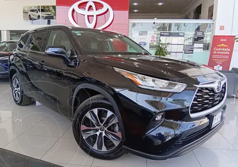 Toyota Highlander XLE usado (2022) color Negro financiado en mensualidades(enganche $282,150 mensualidades desde $12,121)