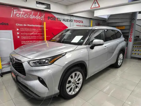 Toyota Highlander Limited PR usado (2022) color Plata financiado en mensualidades(enganche $173,602 mensualidades desde $17,126)