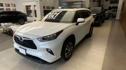 Toyota Highlander XLE usado (2021) color Blanco precio $630,000