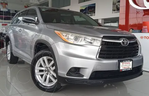 Toyota Highlander LE usado (2016) color plateado precio $345,000