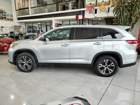 Toyota Highlander LE usado (2019) color plateado precio $459,000