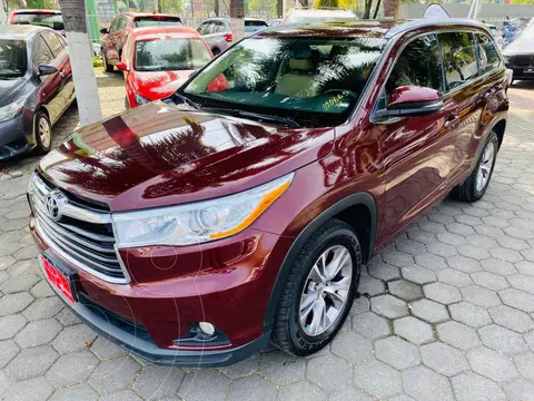 Toyota Highlander XLE usado (2015) color Rojo precio $377,000