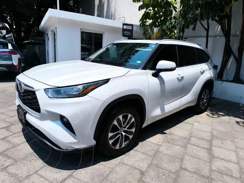 Toyota Highlander XLE usado (2022) color Blanco precio $650,000