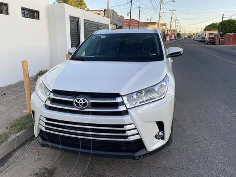Toyota Highlander XLE usado (2018) color Blanco Perla precio $449,000