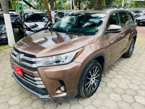 Toyota Highlander Limited usado (2017) color Cafe precio $387,000