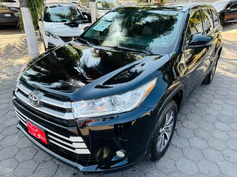 Toyota Highlander XLE usado (2017) color Negro precio $327,000