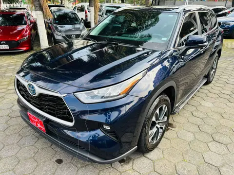 Toyota Highlander XLE usado (2024) color Azul financiado en mensualidades(enganche $235,694 mensualidades desde $20,935)