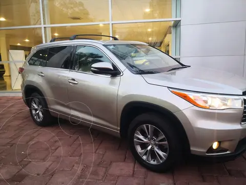 Toyota Highlander 5P XLE V6/3.5 AUT usado (2014) color Champagne precio $328,000