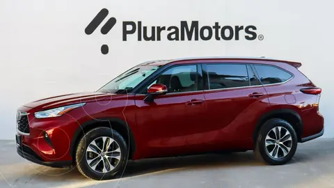 Toyota Highlander XLE usado (2022) color Rojo precio $635,000