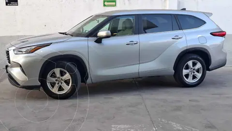 Toyota Highlander LE usado (2023) color Plata precio $759,000