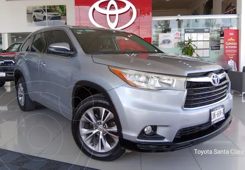 Toyota Highlander XLE usado (2015) color plateado precio $310,000