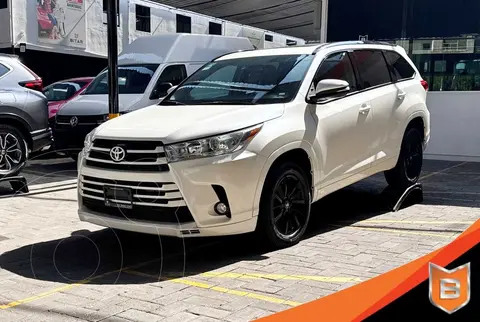 Toyota Highlander XLE usado (2019) color Blanco Perla precio $479,900