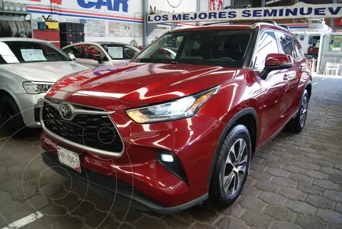 Toyota Highlander XLE usado (2021) color Rojo precio $580,000