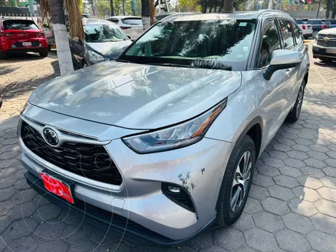 Toyota Highlander XLE usado (2022) color Plata precio $597,000
