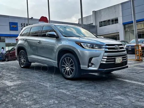 Toyota Highlander Limited usado (2019) color plateado precio $465,000