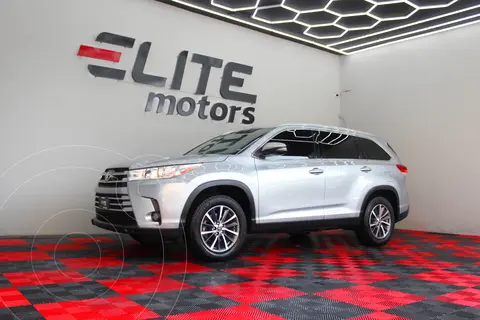 Toyota Highlander XLE usado (2019) color Plata precio $489,900