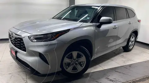 Toyota Highlander LE usado (2022) color Plata financiado en mensualidades(enganche $147,400 mensualidades desde $14,541)