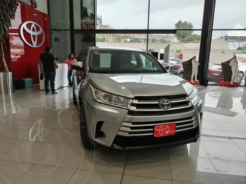 Toyota Highlander LE usado (2019) color plateado precio $479,000