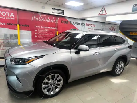 Toyota Highlander Limited BR usado (2024) color Plata financiado en mensualidades(enganche $193,600 mensualidades desde $19,098)