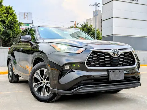 Toyota Highlander XLE usado (2021) color Negro precio $575,000